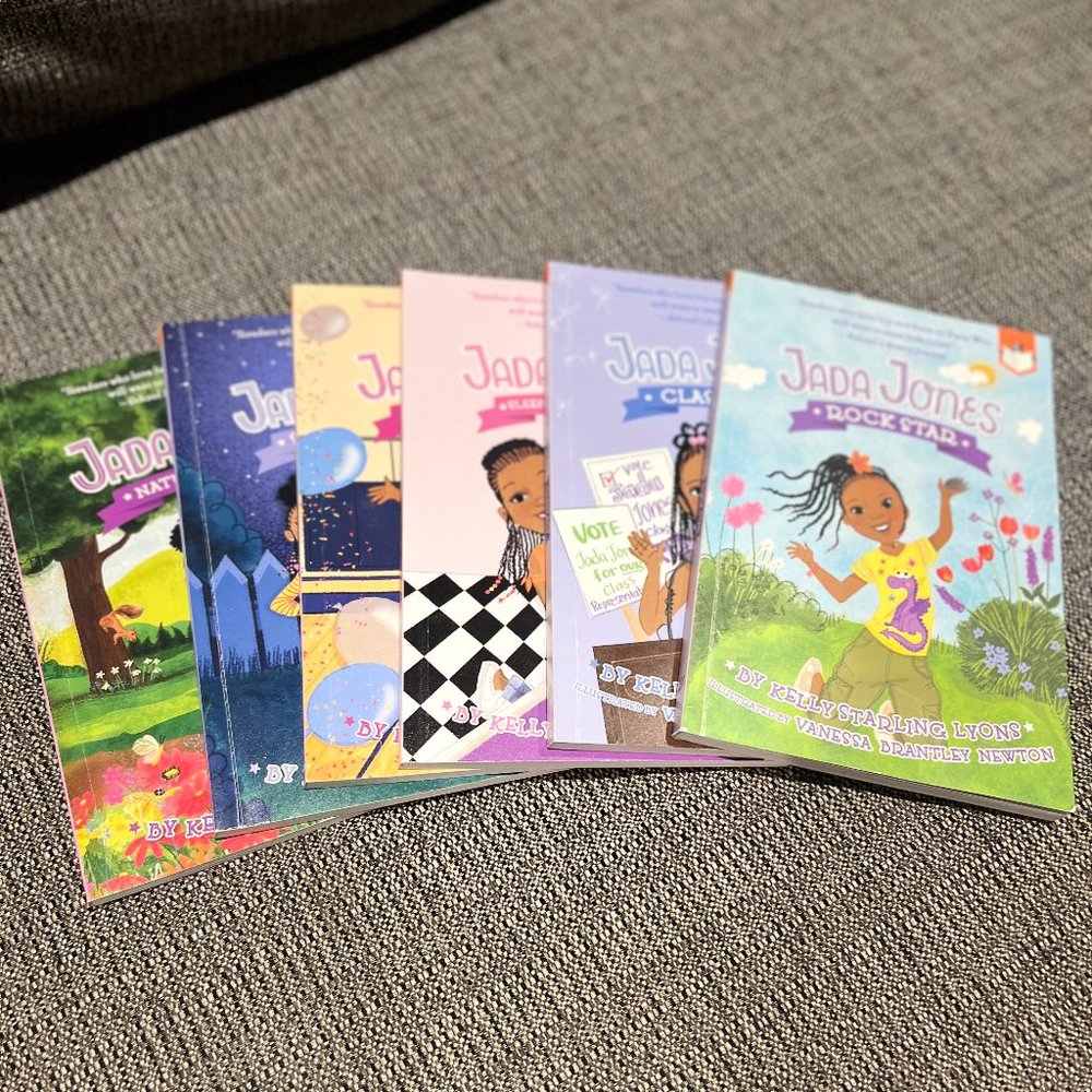 Jada Jones Book Set